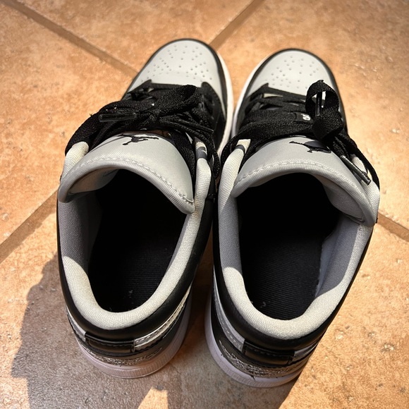 Air Jordan 1 Lows - Picture 3 of 5